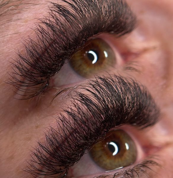 Julia Beca Cosmetics - Leidenschaft für Perfektion in Permanent Make-up und Wimpernverlängerung