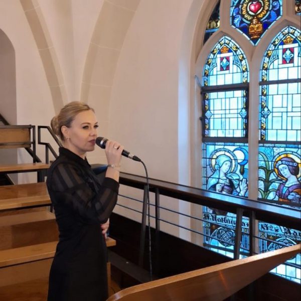 Agathe Penger – Hochzeits- und Eventsängerin